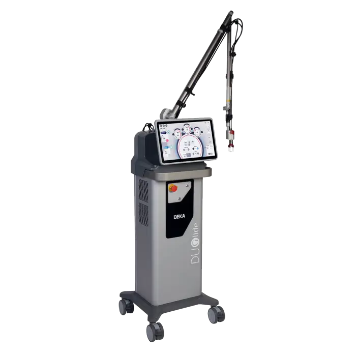 Equipamento DuoGlide para tratamentos a laser em dermatologia e estética